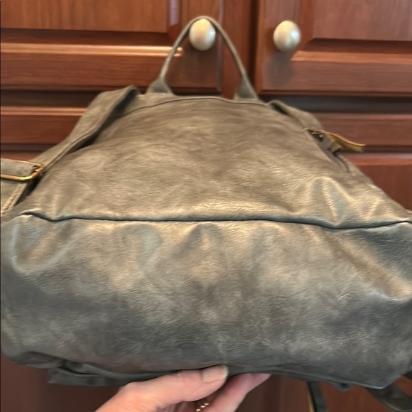 GENUINE LEATHER  Gray Back NWOT main image 6